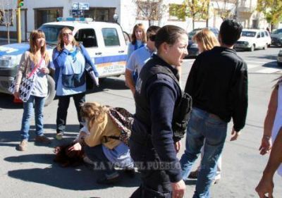Una ciclista sufri� golpes al caer en Rivadavia al 500