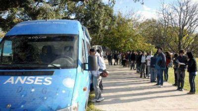 Miles de j�venes participaron de los recitales �Progresar� en San Mart�n y La Plata