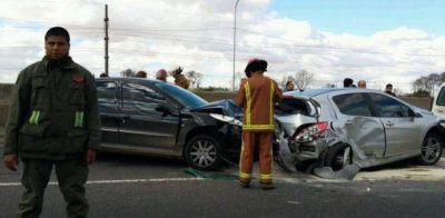 Choque m�ltiple en la Autopista: 1 muerto