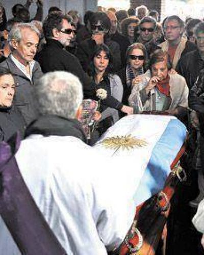Ultimo aplauso para Alfredo Alc�n