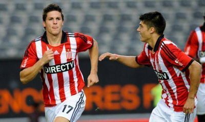 Estudiantes hundi� a Quilmes y sigue en lo m�s alto