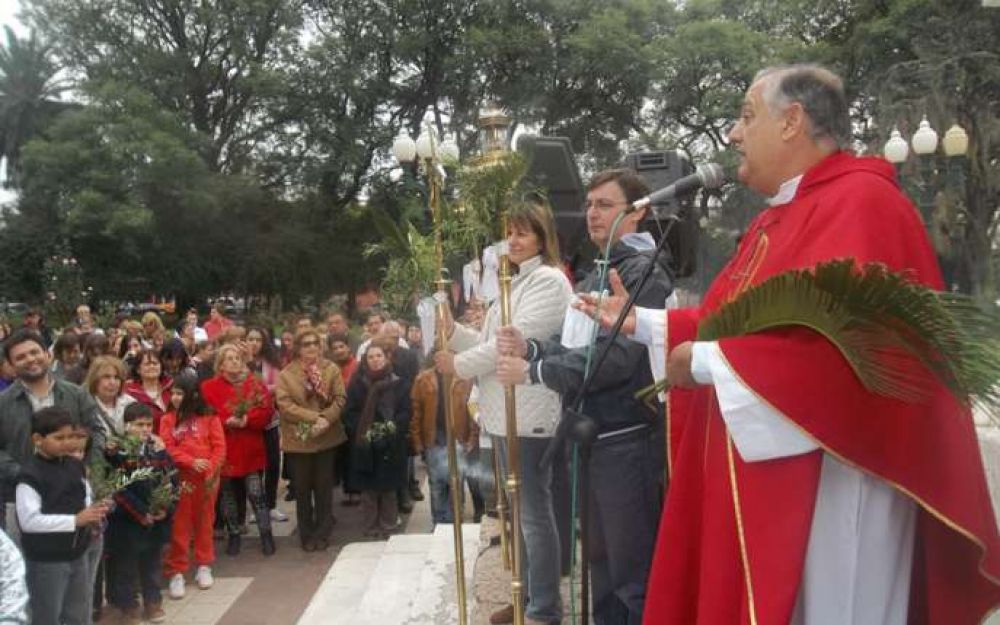 Se realiz� la tradicional bendici�n de los ramos