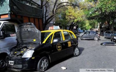 Tres heridos en un choque m�ltiple que involucr� m�s de diez autos