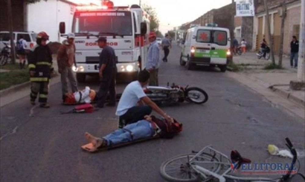 Muri� una mujer que fue embestida por una moto