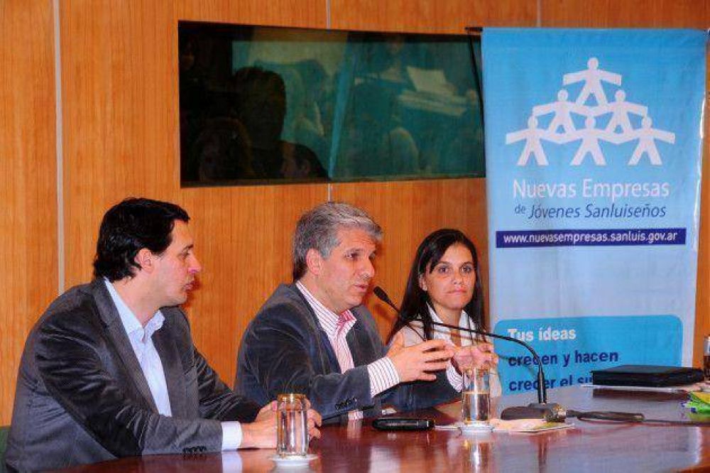 El gobernador aprob� 35 nuevas empresas de j�venes