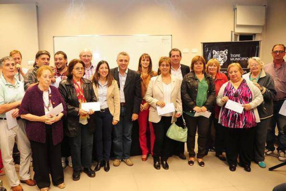 M�s apoyo para las bibliotecas populares de Tigre
