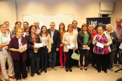 M�s apoyo para las bibliotecas populares de Tigre