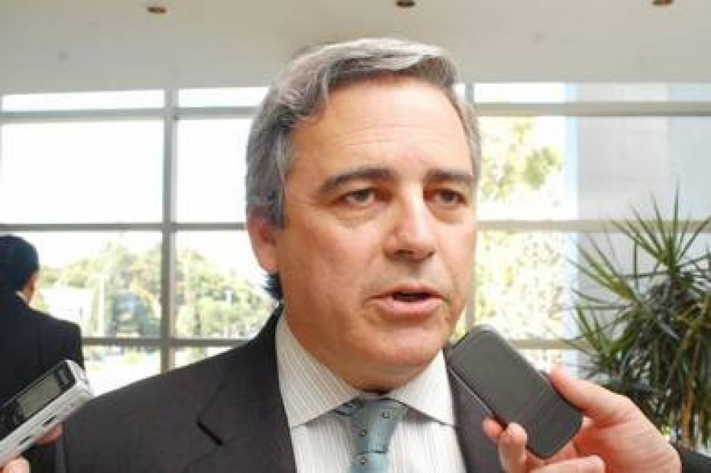 Touri��n: �Das Neves habla de �paliza� y eso es lo que �l le mand� a hacer a los docentes�