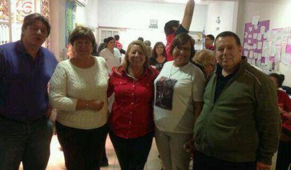 Vacunan a m�s de 1500 vecinos de la Comuna 7