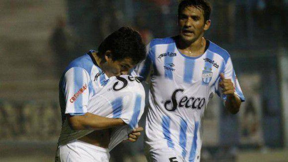 El �Pulga� salv� al Decano de la derrota frente a la �Lepra� mendocina