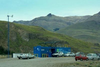 Chalt�n: Robo y destrozo en el m�dulo de abastecimiento social de YPF
