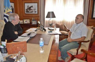 �Peralta re�ne las mejores condiciones� para ser el candidato del PJ en el 2015