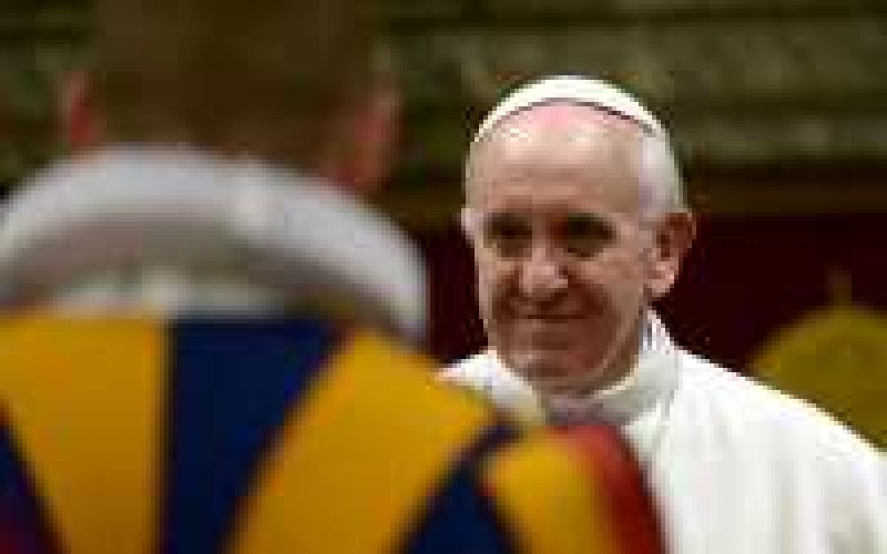 Llega a Rosario la muestra de la Guardia Suiza, los custodios de Francisco