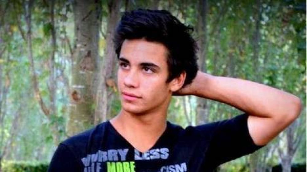 Impresionante apoyo a un joven rugbier que se lesion� en un partido