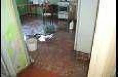 Inundaci�n en la casa parroquial de Segu�