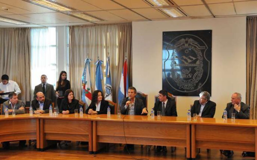 Se firm� un convenio de cooperaci�n entre las universidades