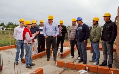 Se construyen las primeras 80 viviendas sociales