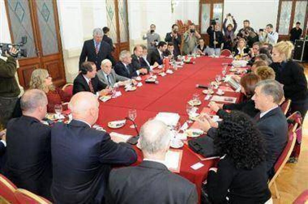 Narcotr�fico y violencia: Bonfatti con legisladores