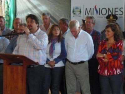 La Provincia entreg� 1,8 millones de pesos para el fortalecimiento productivo