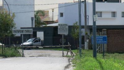 Una parodia del muro de Berl�n en C�rdoba, por el temor a robos