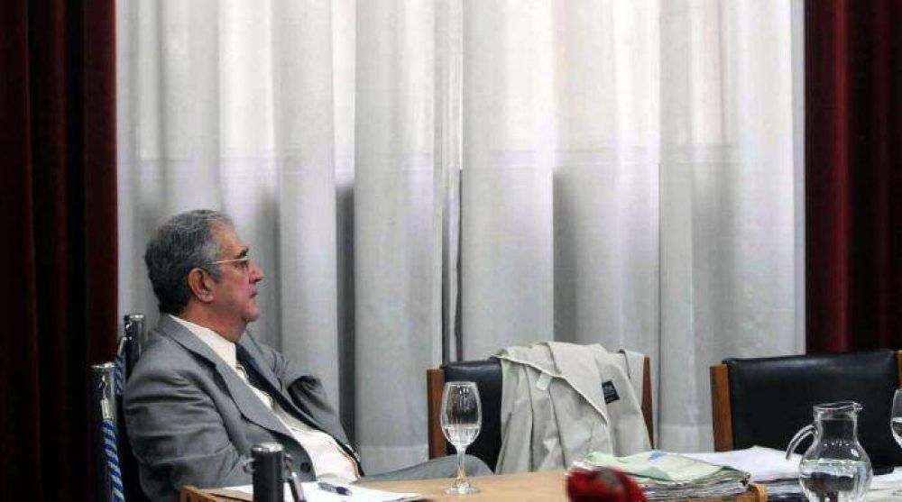 Suspenso final por el reposo de De Rosas