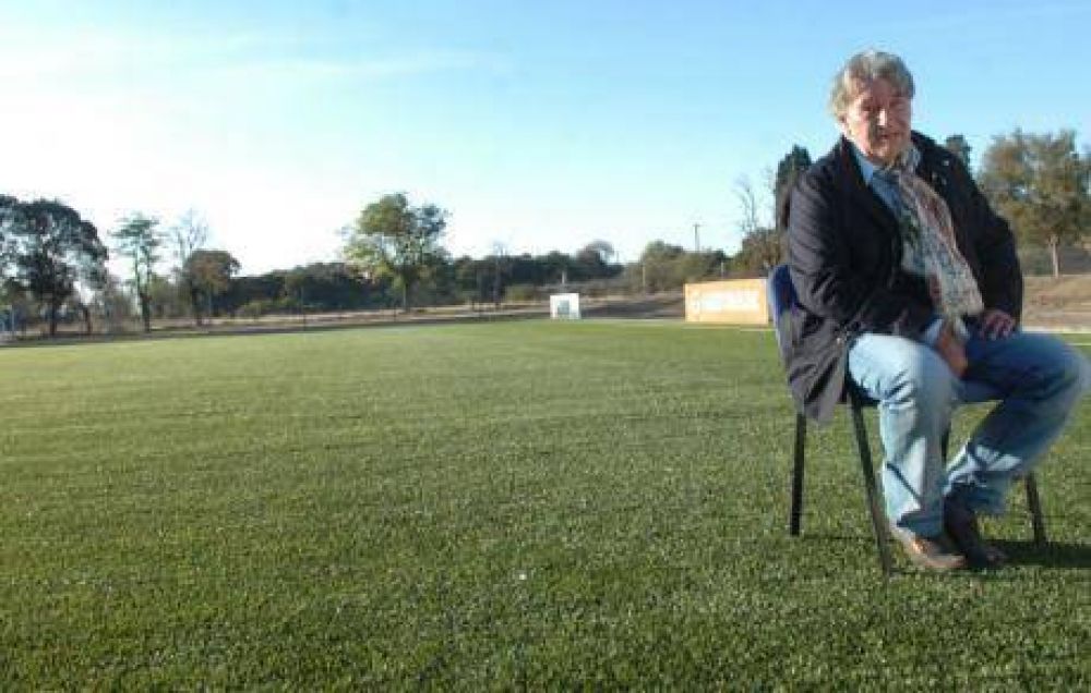 Armando P�rez sigue como presidente