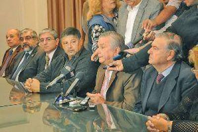 Infante anunci� boleto gratis para alumnos primarios