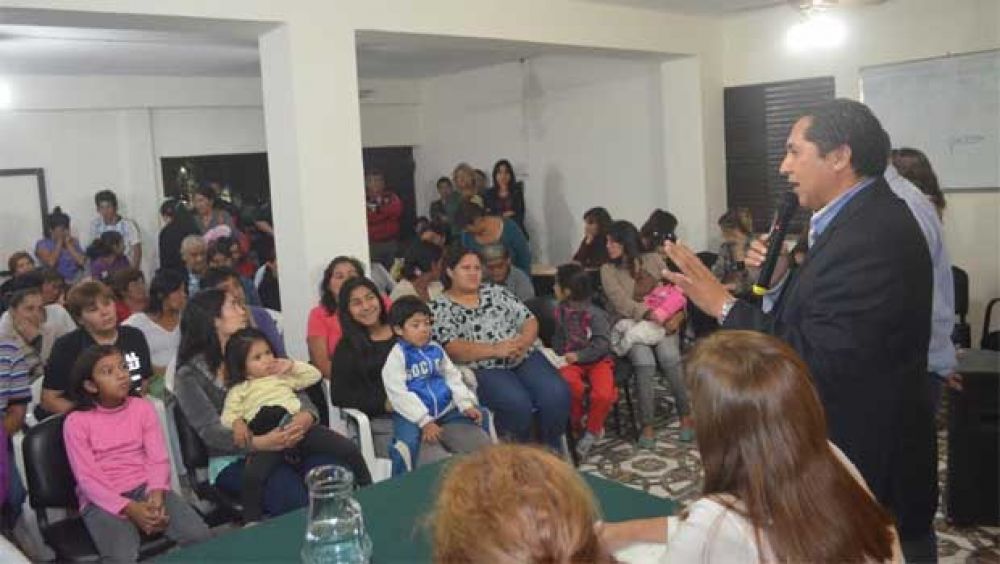 Dictan charla sobre Violencia de G�nero en La Banda