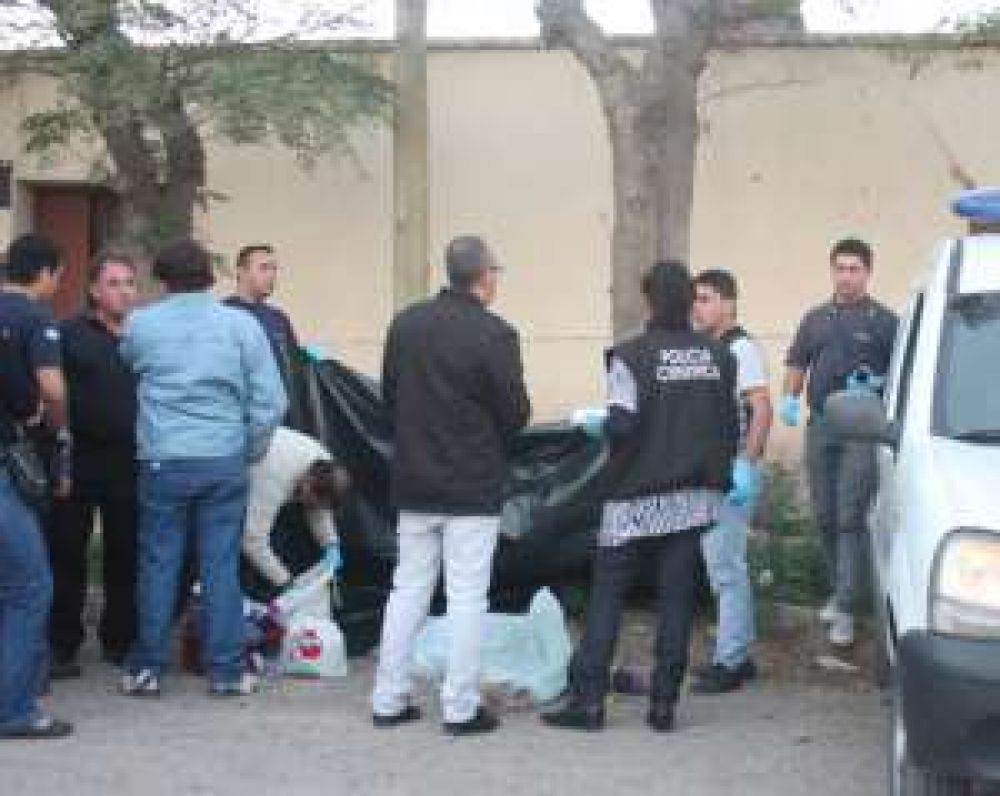 Salen de la c�rcel, pelean y una muere
