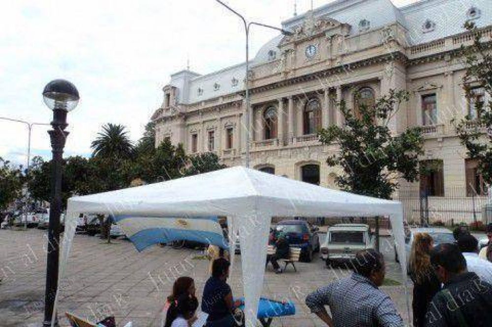 Familiares y retirados de fuerzas de Seguridad de Jujuy realizar�n denuncias en diferentes organismos