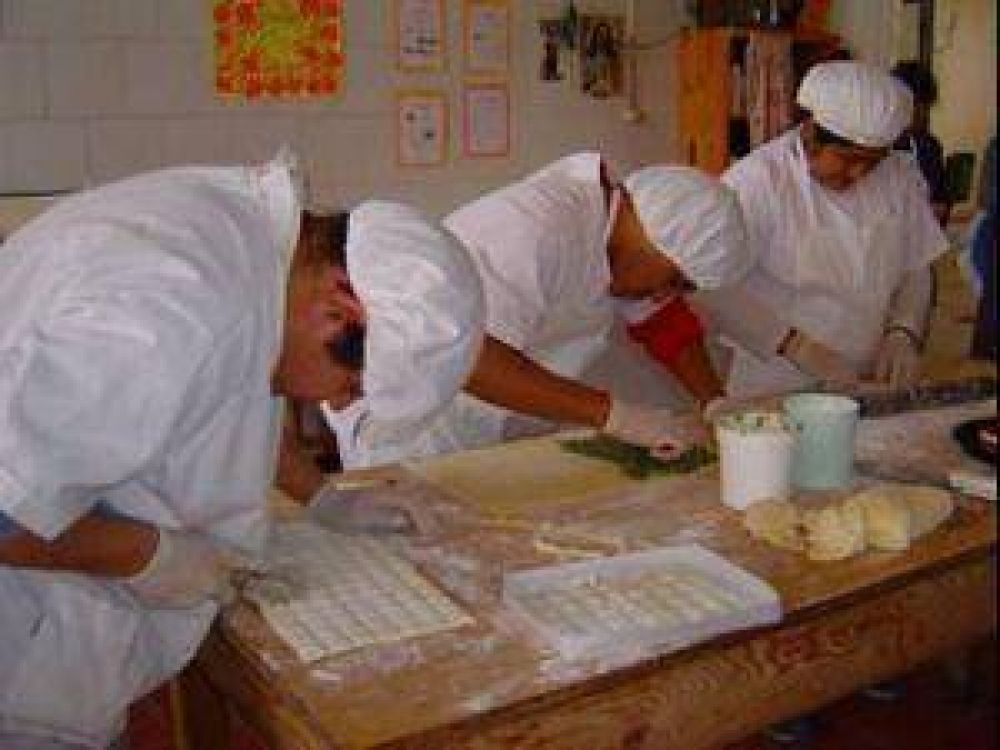  Firman convenio con empresas de pastas