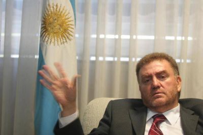 �No hay que mezclar pol�tica con gesti�n�