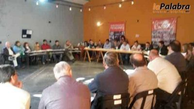 Curetti se reuni� con su gabinete en la Localidad de Stroeder