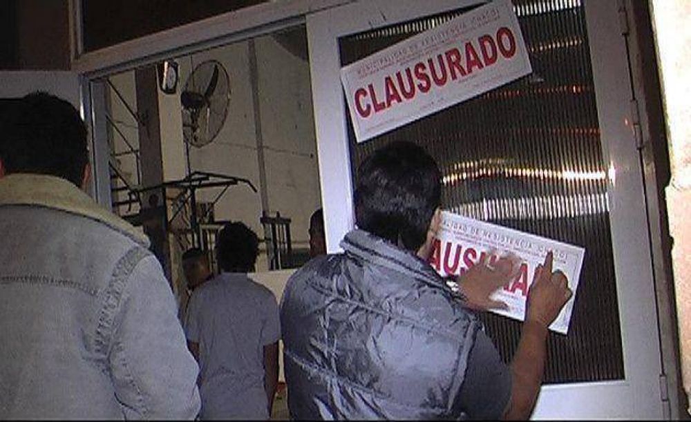Clausuran local donde fueron encontrados ni�os y adolescentes alcoholizados en plena fiesta