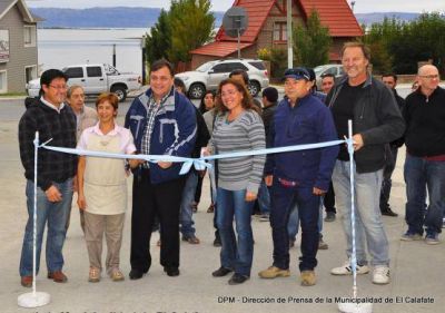 Belloni inaugur� el pavimento sobre la calle M�ximo Villalba