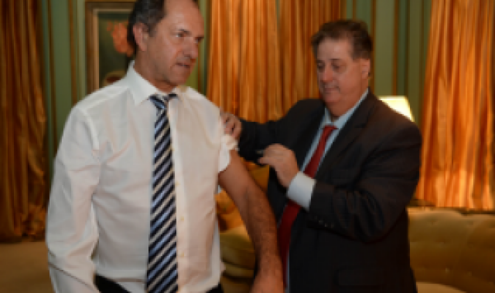 Gripe: Scioli inst� a aplicarse la vacuna
