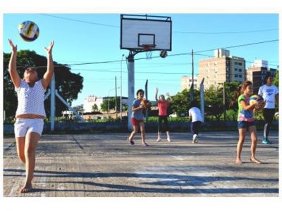 Buscan mejorar el rendimiento escolar con el programa "Educando en movimiento"