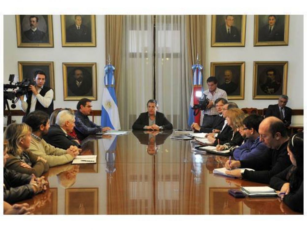 Entre el mi�rcoles y jueves los docentes entrerrianos cobrar�n el aumento acordado