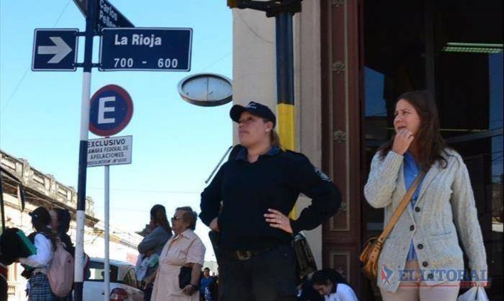 Con 180 polic�as en las calles se avanzar� hasta fin de mes en el plan de seguridad