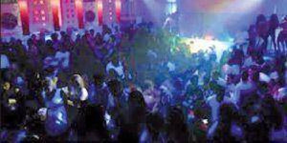 Clausuran un local bailable por vender bebidas alcoh�licas a menores
