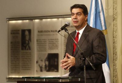 Capitanich cumpli� 100 conferencias de prensa y dijo que no renuncia