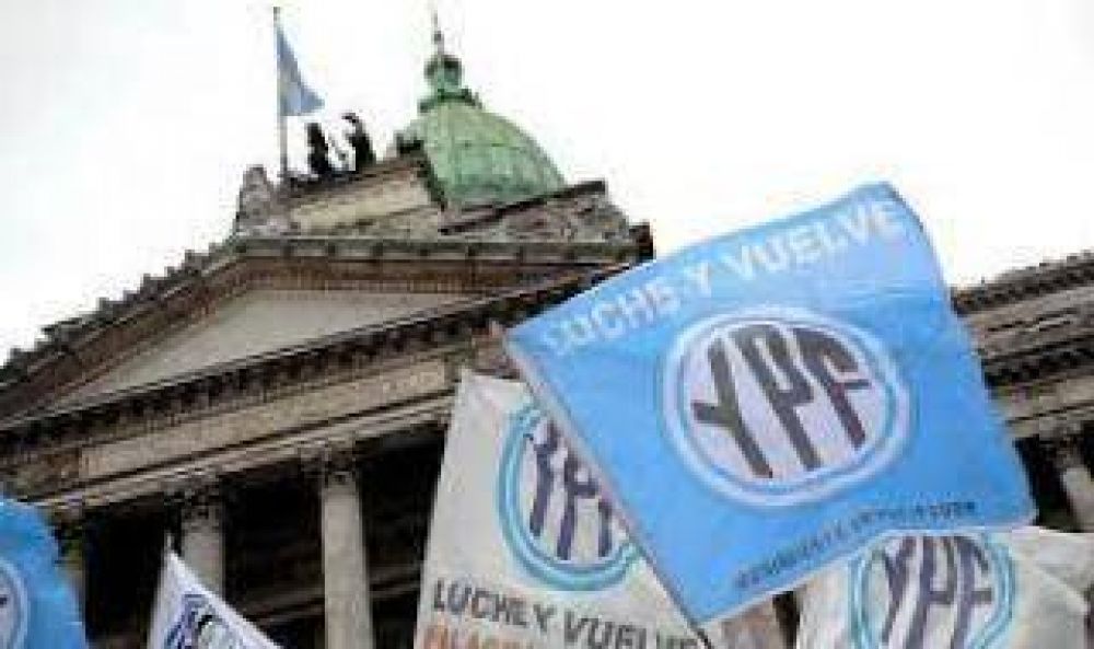 Acto en Ensenada a dos a�os de la reestatizaci�n de YPF