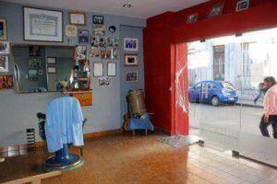 V�ndalos causaron destrozos en el Museo-Taller Municipal �Amaranto Cha�i� y se robaron dos guitarras