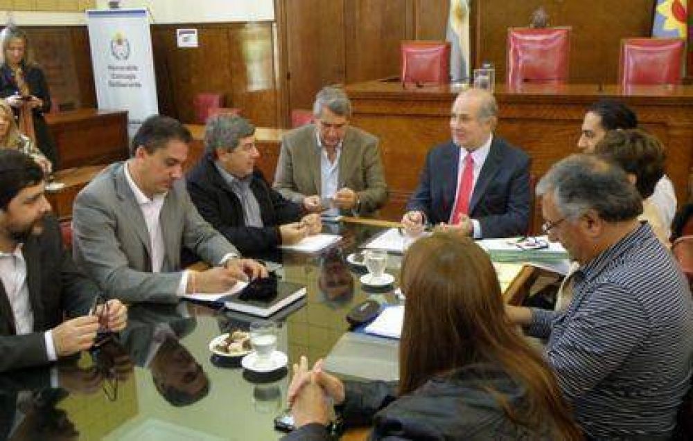 La comisi�n de Seguridad del Senado bonaerense sesion� en el Concejo