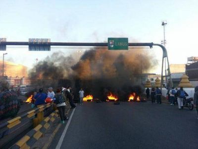 CARTONEROS CORTARON PUENTE ALSINA PROVOCANDO UN VERDADERO CAOS DE TRANSITO