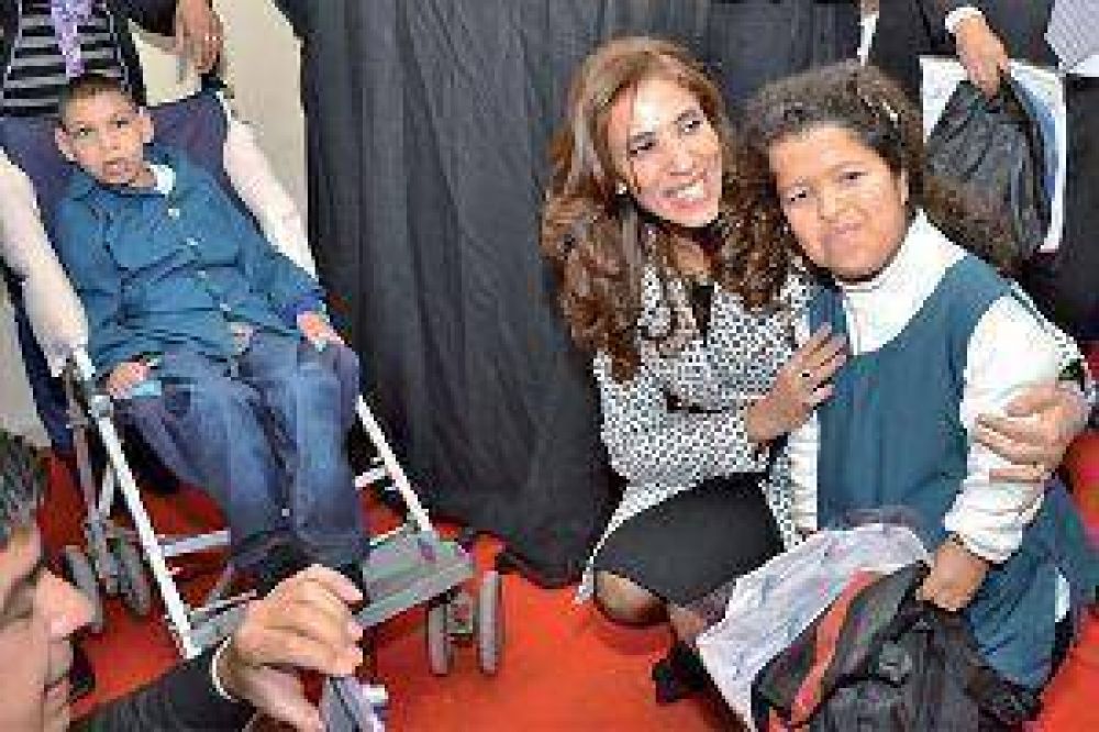 La gobernadora habilit� moderna escuela especial y jard�n de infantes