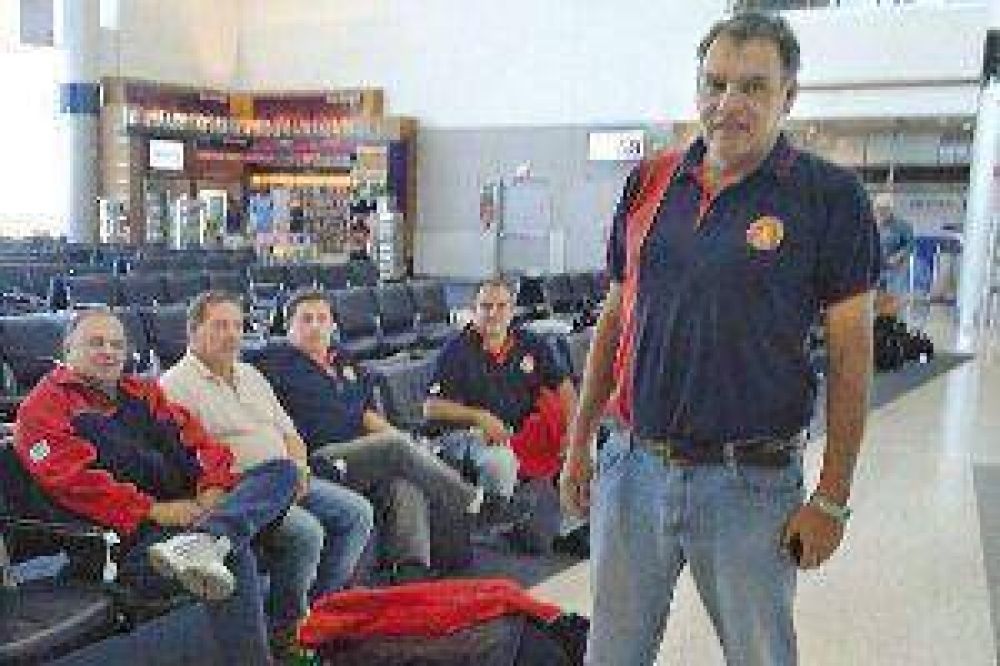 Santiague�os viven horas de terror en vuelo internacional