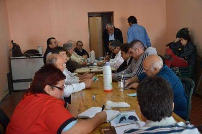 Furiosos, los estatales convocaron a una movilizaci�n a Casa de Gobierno 