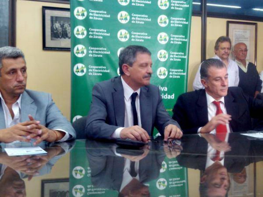 Firman un importante convenio en Cooperativa Electrica de Z�rate