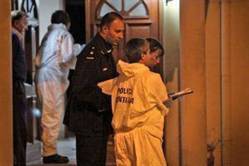 Conmoci�n en Saladillo por el hallazgo de una maestra jardinera asesinada a golpes